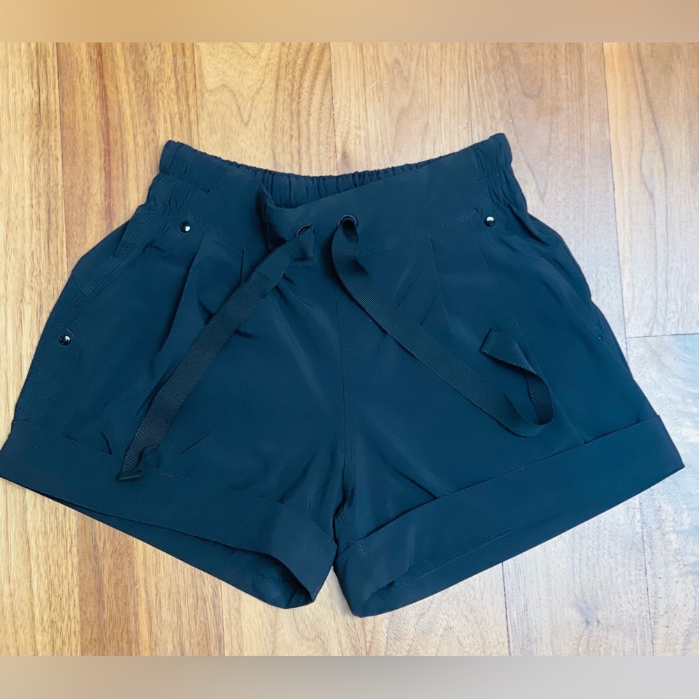 Lululemon Athletica Pleated Cuff Shorts